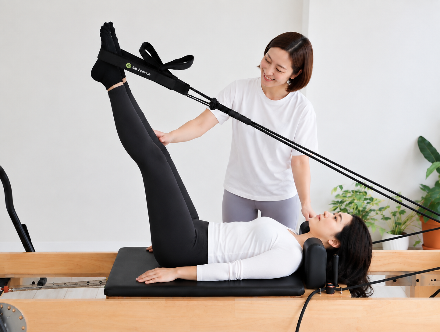 Pilates studio suiのマンツーマンレッスン風景